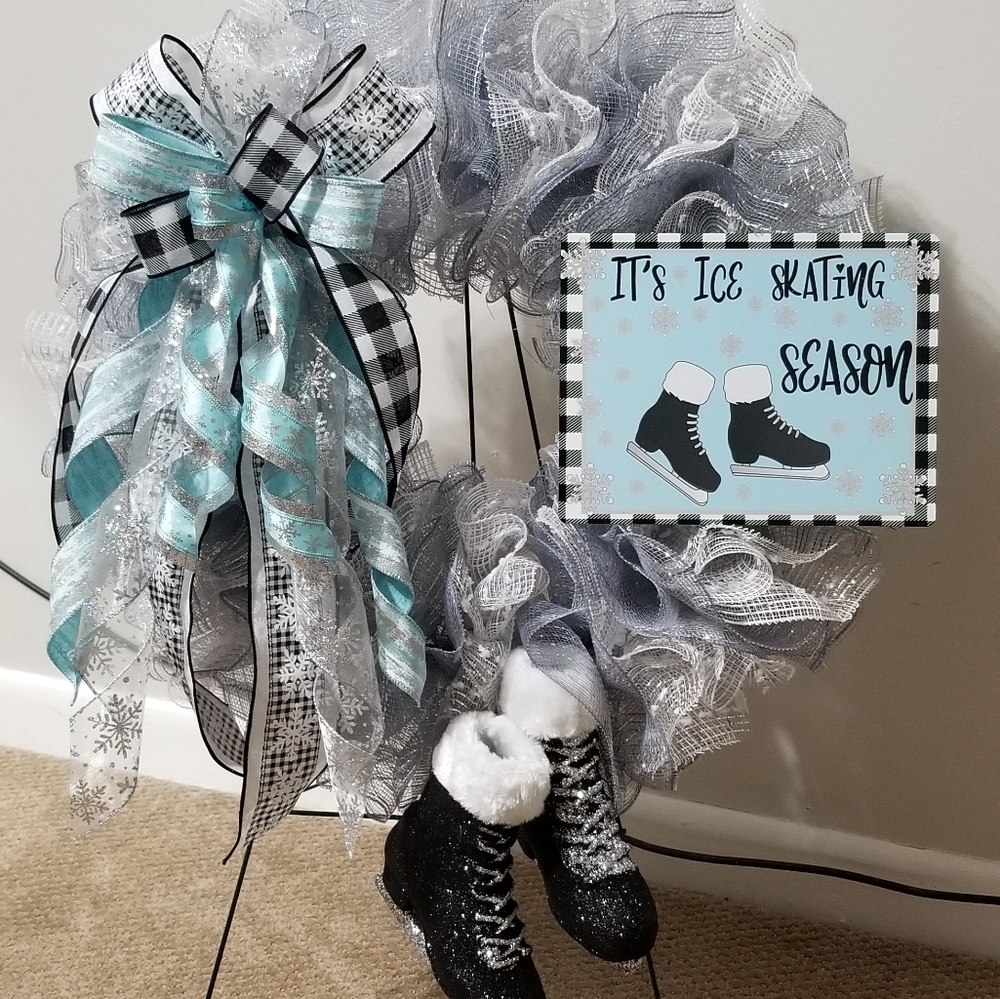 Winter Ice Skating Wreath